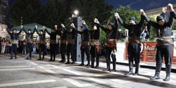 Μέλη του χορευτικού τμήματος του Μορφωτικού και Πολιτιστικού Συλλόγου Μικροχωρίου Δράμας «Παναγία Σουμελά» (από τη σελίδα του σωματείο στο facebook)