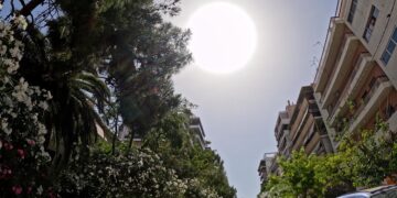 Στιγμιότυπο από την Αθήνα (φωτ.: EUROKINISSI / Γιώργος Κονταρίνης)