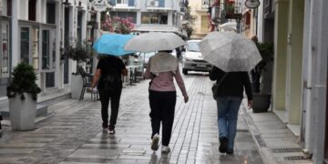 Βροχή στο Ναύπλιο (φωτ.: EUROKINISSI/Βασίλης Παπαδόπουλος)