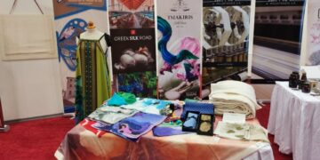 Μεταξωτά υφάσματα από το Σουφλί παρουσιάστηκαν στην έκθεση (φωτ.: ΑΠΕ-ΜΠΕ)