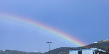 Ουράνιο τόξο στην Αθήνα (φωτ.: EUROKINISSI / Γιάννης Παναγόπουλος)