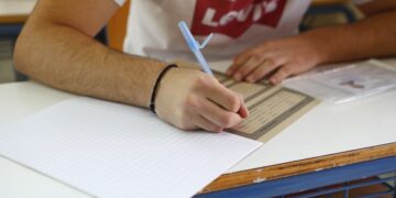 Στιγμιότυπο από τις Πανελλαδικές Εξετάσεις (φωτ.: EUROKINISSI / Σωτήρης Δημητρόπουλος)