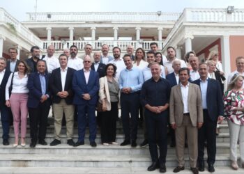 Οικογενειακή φωτογραφία από την εκδήλωση υπογραφής του μνημονίου (φωτ.: ΜΟΤΙΟΝΤΕΑΜ/Βασίλης Βερβερίδης)