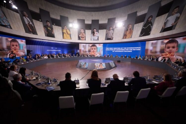 Εικόνα από την πρώτη συνεδρίαση της Διεθνούς Συμμαχίας για την Επιστροφή των Παιδιών στην Ουκρανία (φωτ.: president.gov.ua)