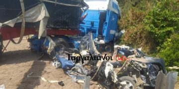 Νταλίκα συγκρούστηκε με τρία ΙΧ και παρέσυρε στο θάνατο δύο ενήλικες και δυο παιδιά (φωτ.: gargalianoionline.gr)