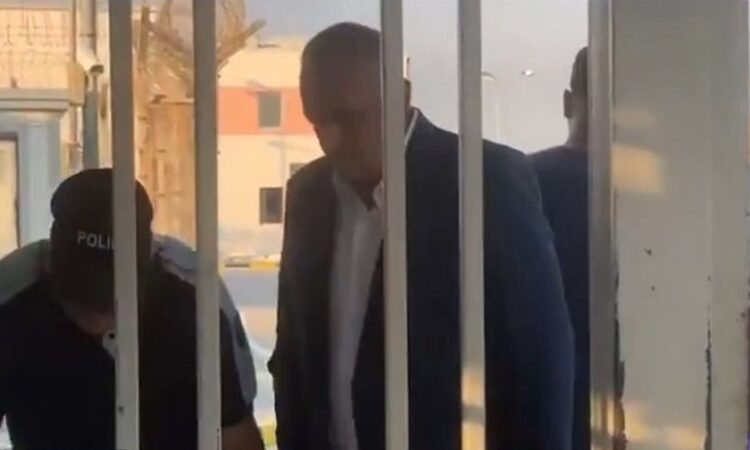 Ο Φρέντι Μπελέρης αποχωρεί από το δικαστήριο (φωτ.: glomex)