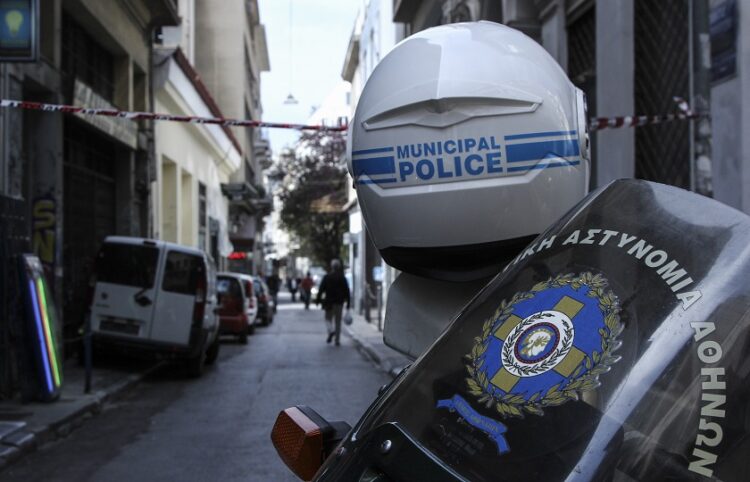 Μηχανή της Δημοτικής Αστυνομίας στο κέντρο της Αθήνας (φωτ.: EUROKINISSI / Σωτήρης Δημητρόπουλος)