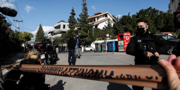 Το σημείο όπου δολοφονήθηκε ο Γ. Καραϊβάζ στις 9/4/2021 (φωτ.: EUROKINISSI / Γιάννης Παναγόπουλος)