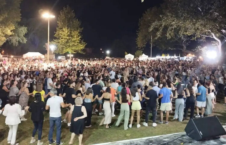 Στιγμιότυπο από τα «Γυναικοκάστρεια» που έγιναν το 2023 (φωτ.: Facebook / Παλαιό Γυναικόκαστρο)