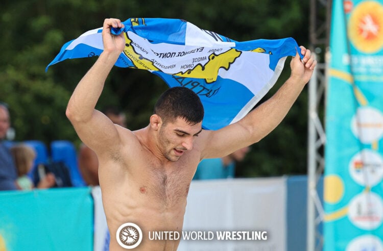 Με τη σημαία του Πόντου πανηγυρίζει (και) στην Τιμισοάρα ο Χρήστος Χριστοφορίδης
