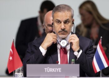Ο υπουργός Εξωτερικών της Τουρκίας Χακάν Φιντάν στη διάρκεια της διάσκεψης για την Ουκρανία τον περασμένο Ιούνιο στην Ελβετία (φωτ.: EPA/Urs Flueeler/Pool)