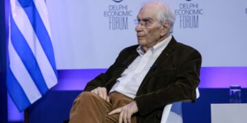 Ο Χρήστος Γιανναράς στο Φόρουμ των Δελφών (φωτ. αρχείου: EUROKINISSI/Τάκης Σαγιάς)