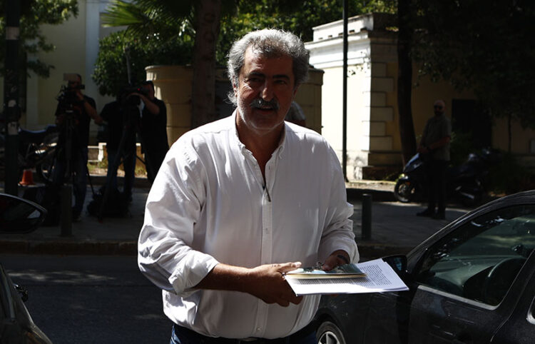Ο Παύλος Πολάκης λίγο πριν από τη συνεδρίαση της Πολιτικής Γραμματείας του ΣΥΡΙΖΑ-ΠΣ (φωτ.: EUROKINISSI / Σωτήρης Δημητρόπουλος)