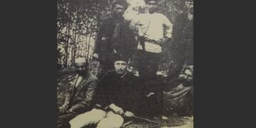 Κυνηγημένοι Έλληνες από την Κρώμνη του Πόντου (φωτ.: Αρχείο Κ. Φωτιάδη/«Επτά Ημέρες» Καθημερινής)