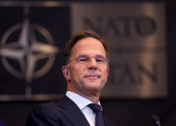 Ο πρώην πρωθυπουργός της Ολλανδίας Μαρκ Ρούτε ανέλαβε, σήμερα, επίσημα τα καθήκοντα του γγ του NATO (φωτ.:  EPA/OLIVIER HOSLET)