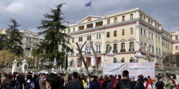 Στιγμιότυπο από παλιότερη διαμαρτυρία στο ΥΜΑΘ (φωτ.: EUROKINISSI/Κωνσταντίνος Τσακιτζής)