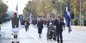 Στιγμιότυπο από την περσινή παρέλαση της 28ης Οκτωβρίου στη Θεσσαλονίκη (φωτ.: ΜΟΤΙΟΝΤΕΑΜ/Βασίλης Βερβερίδης)