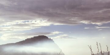 Ομίχλη στην πόλη του Ναυπλίου (φωτ. αρχείου: ΑΠΕ-ΜΠΕ / Ευάγγελος Μπουγιώτης)