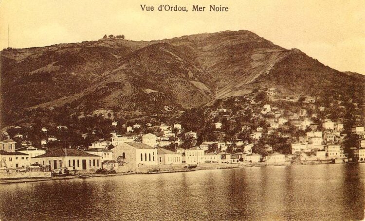 Άποψη των Κοτυώρων από τη θάλασσα (πηγή: genocide-museum.am)