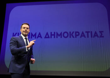 Ο Στέφανος Κασσελάκης παρουσιάζει την ιδρυτική διακήρυξη του νέου κόμματος (φωτ.: EUROKINISSI / Γιώργος Κονταρίνης)