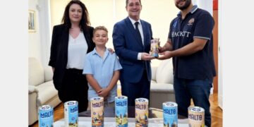 Η Κατερίνα Κυριακούδη με τον Κωνσταντίνο Τζαγκαράκη (δεξιά) και τον πρέσβη της Μάλτας Joseph  Cushieri (κέντρο) κατά την παρουσίαση του παιχνιδιού στην πρεσβεία της Μάλτας στην Αθήνα (φωτ.: ΑΠΕ-ΜΠΕ)