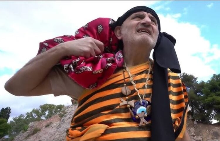 Χαρακτηριστικό στιγμιότυπο από την παράσταση (φωτ.: YouTube)