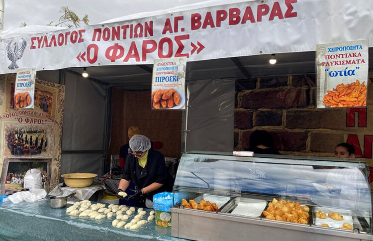 (Φωτ.: facebook / Σύλλογος Ποντίων Αγίας Βαρβάρας «Ο Φάρος»)