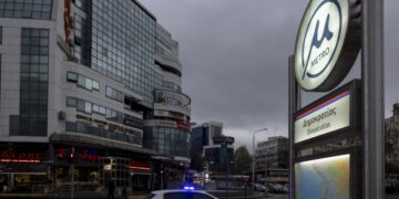 Περιπολικό στον σταθμό «Δημοκρατίας» (φωτ.: ΜΟΤΙΟΝΤΕΑΜ/Βασίλης Βερβερίδης)