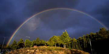 Ουράνιο τόξο μετά τη βροχή (φωτ.: EUROKINISSI / Μιχάλης Καραγιάννης)