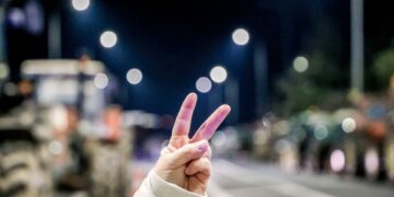 Εικόνα από συγκέντρωση αγροτών στο μπλόκο στη Γυρτώνη Λάρισας (φωτ.: Eurokinissi)