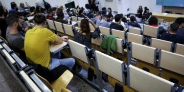 Φοιτητές σε αμφιθέατρο (φωτ. αρχείου: EUROKINISSI/Γιάννης Παναγόπουλος)