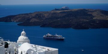 Το ηφαίστειο της Σαντορίνης (φωτ.: EUROKINISSI/Γιώργος Κονταρίνης)