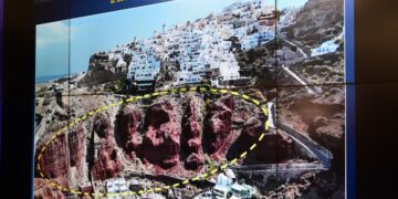 Σύσκεψη στο υπουργείο Κλιματικής Κρίσης και Πολιτικής Προστασίας για τους σεισμούς σε Σαντορίνη και Αμοργό (φωτ.: EUROKINISSI/Τατιάνα Μπόλαρη)