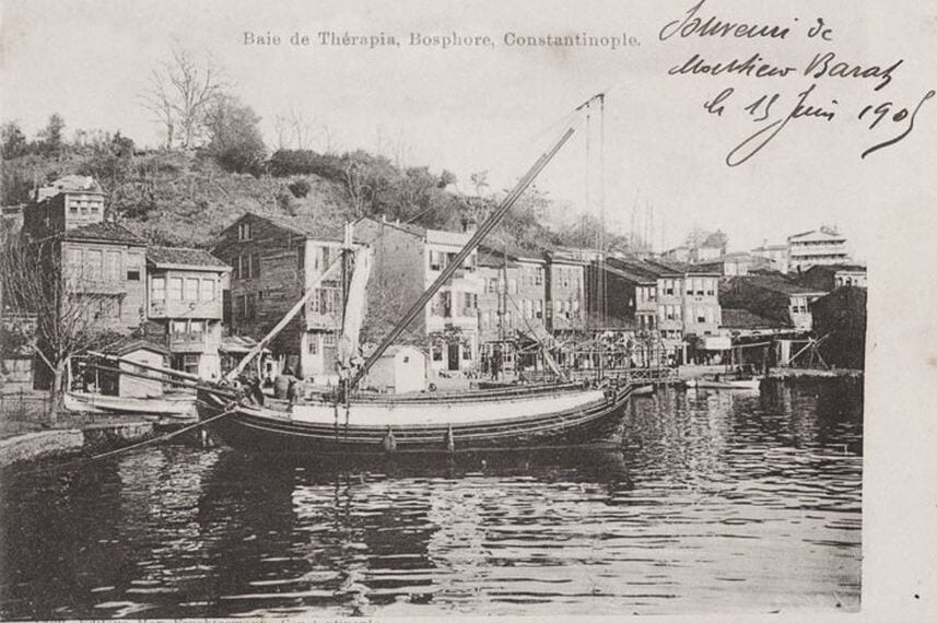 Ο Γεώργιος Ζαρίφης, γιος του γενάρχη των Ζαρίφηδων, χρηματοδότησε και το σχολείο στα Θεραπειά, την παραλιακή περιοχή της Πόλης που απεικονίζεται στο καρτ ποστάλ (πηγή: levantineheritage.com/therap.htm)