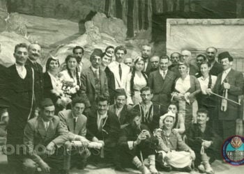 Σκηνή από παλιά παράσταση ποντιακού θεάτρου (πηγή: ΠΟΕ)