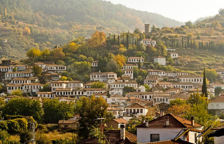Ο όμορφος Κιρκιντζές, 8 χλμ από την Έφεσο (Φωτ.: Ahmet Tuna Yesilyayl / commons.wikimedia.org)