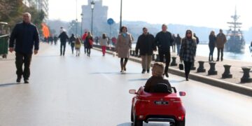 Μόνο τέτοιου είδους οχήματα θα επιτρέπονται επί της λεωφόρου Νίκης τις ώρες της πεζοδρόμησης (φωτ. αρχείου: ΜΟΤΙΟΝΤΕΑΜ/Φανή Τρυψάνη)