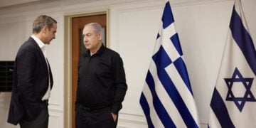 Από αριστερά, ο πρωθυπουργός Κυριάκος Μητσοτάκης με τον Ισραηλινό ομόλογό του Μπενιαμίν Νετανιάχου (φωτ.: Γραφείο Τύπου Πρωθυπουργού/Δημήτρης Παπαμήτσος)