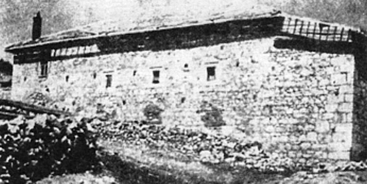 Ο ναός του Αγίου Γεωργίου στο Γατσάκ του Ακ Νταγ Ματέν (πηγή: Κ. Θ. Ιωαννίδης, «Κοτυλάβα – Μύθος & Ιστορία στον Πόντο», εκδ. «Δωδώνη», Αθήνα)