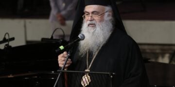 Ο Αρχιεπίσκοπος Κύπρου Γεώργιος μιλάει πριν από τη συναυλία που διοργανώθηκε πέρυσι στο Ηρώδειο για τα 50 χρόνια τουρκικής κατοχής της Κύπρου, με πρωτοβουλία της Αρχιεπισκοπής Κύπρου (φωτ.: Χρήστος Μπόνης/ Αρχιεπισκοπή Αθηνών)