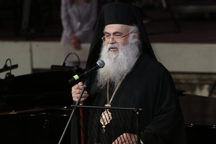 Ο Αρχιεπίσκοπος Κύπρου Γεώργιος μιλάει πριν από τη συναυλία που διοργανώθηκε πέρυσι στο Ηρώδειο για τα 50 χρόνια τουρκικής κατοχής της Κύπρου, με πρωτοβουλία της Αρχιεπισκοπής Κύπρου (φωτ.: Χρήστος Μπόνης/ Αρχιεπισκοπή Αθηνών)