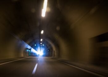 Φωτ. αρχείου από την σήραγγα του Μετσόβου στην Εγνατία Οδό (πηγή: Eurokinissi/Ραφαήλ Γεωργιάδης)