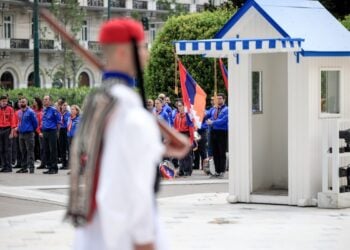 Στο Μνημείο του Αγνώστου Στρατιώτη έγινε η κατάθεση στεφάνων για την 110η επέτειο από τη Γενοκτονία των Αρμενίων (φωτ.: Γιώργος Κονταρίνης / EUROKINISSI)