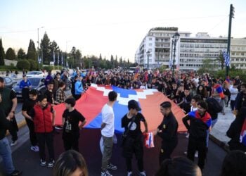 Με δύναμη η συγκέντρωση και η πορεία διαμαρτυρίας για τα 110 χρόνια από τη Γενοκτονία των Αρμενίων (φωτ.: Γιώργος Κονταρίνης / EUROKINISSI)