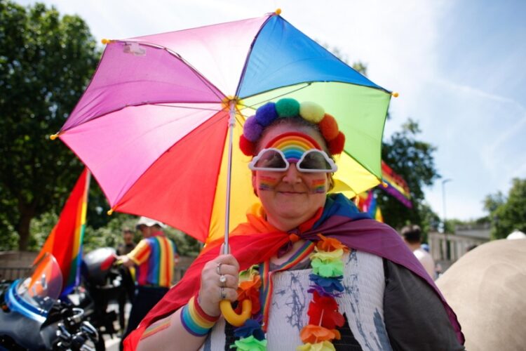Στιγμιότυπο από pride march στο Λονδίνο (φωτ.: EPA/David Cliff)