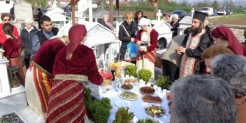 Ταφικό έθιμο από τον Ποντιακό Πολιτιστικό Σύλλογο Σιταγρών (φωτ.: Facebook/Ποντιακός Πολιτιστικός Σύλλογος Σιταγρών)
