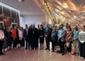 Η Τάνια Ραφούλ (κέντρο) με μέλη του «Ποντοξενιτέα», αρμενικών και ασσυριακών κοινοτήτων μετά τη συνεδρίαση του δημοτικού συμβουλίου κατά την οποία αναγνωρίστηκαν οι γενοκτονίες (φωτ.: facebook/Tanya Raffoul)