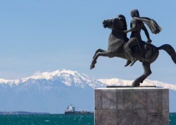 Το άγαλμα του Μεγάλου Αλεξάνδρου στην παραλία της Θεσσαλονίκης (φωτ.: ΜΟΤΙΟΝΤΕΑΜ/Βασίλης Βερβερίδης)
