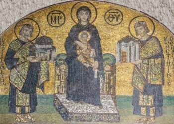 Ψηφιδωτό με την Παναγία και το Χριστό στην Αγια-Σοφιά (φωτ.: Ίδρυμα Μείζονος Ελληνισμού)