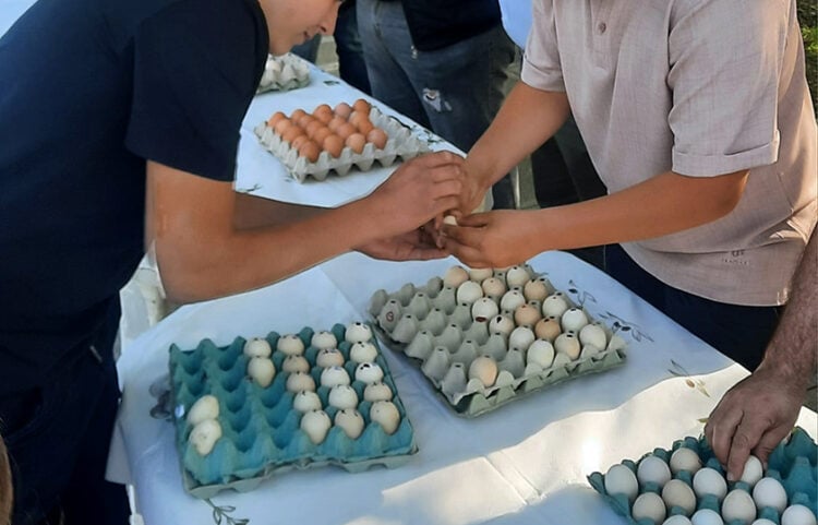 Από τις περσινές αυγομαχίες του συλλόγου (φωτ.: facebook / Μορφωτικός Σύλλογος Κωνσταντίας)